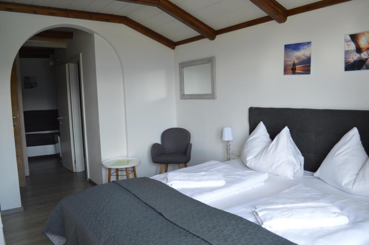 אננהיים Jaeger Guesthouse מראה חיצוני תמונה