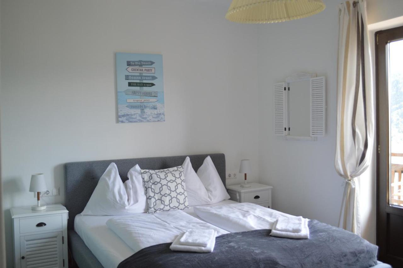 אננהיים Jaeger Guesthouse מראה חיצוני תמונה