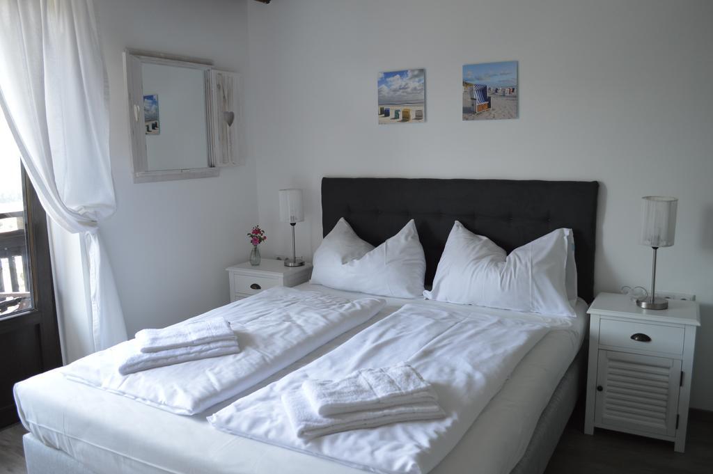 אננהיים Jaeger Guesthouse מראה חיצוני תמונה