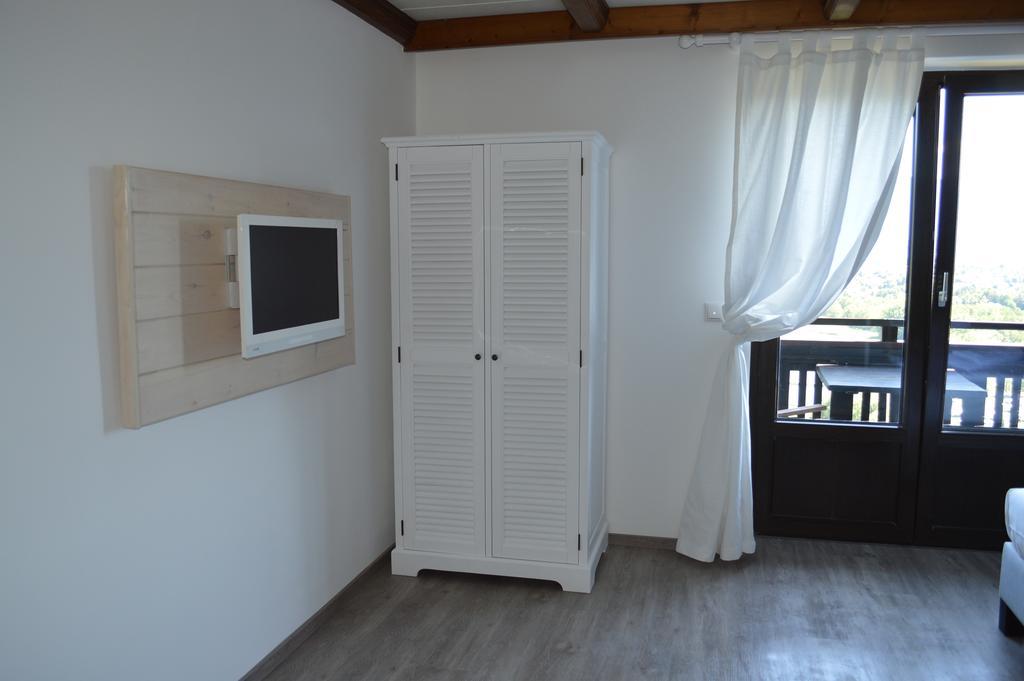 אננהיים Jaeger Guesthouse מראה חיצוני תמונה