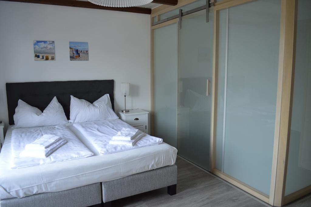 אננהיים Jaeger Guesthouse מראה חיצוני תמונה