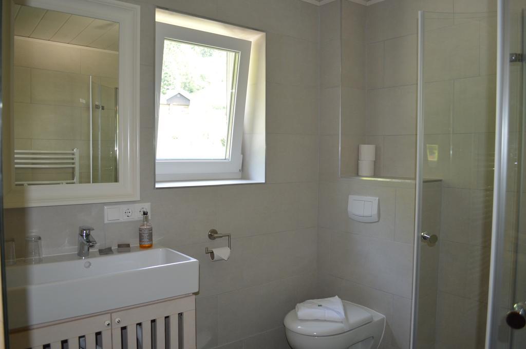 אננהיים Jaeger Guesthouse מראה חיצוני תמונה