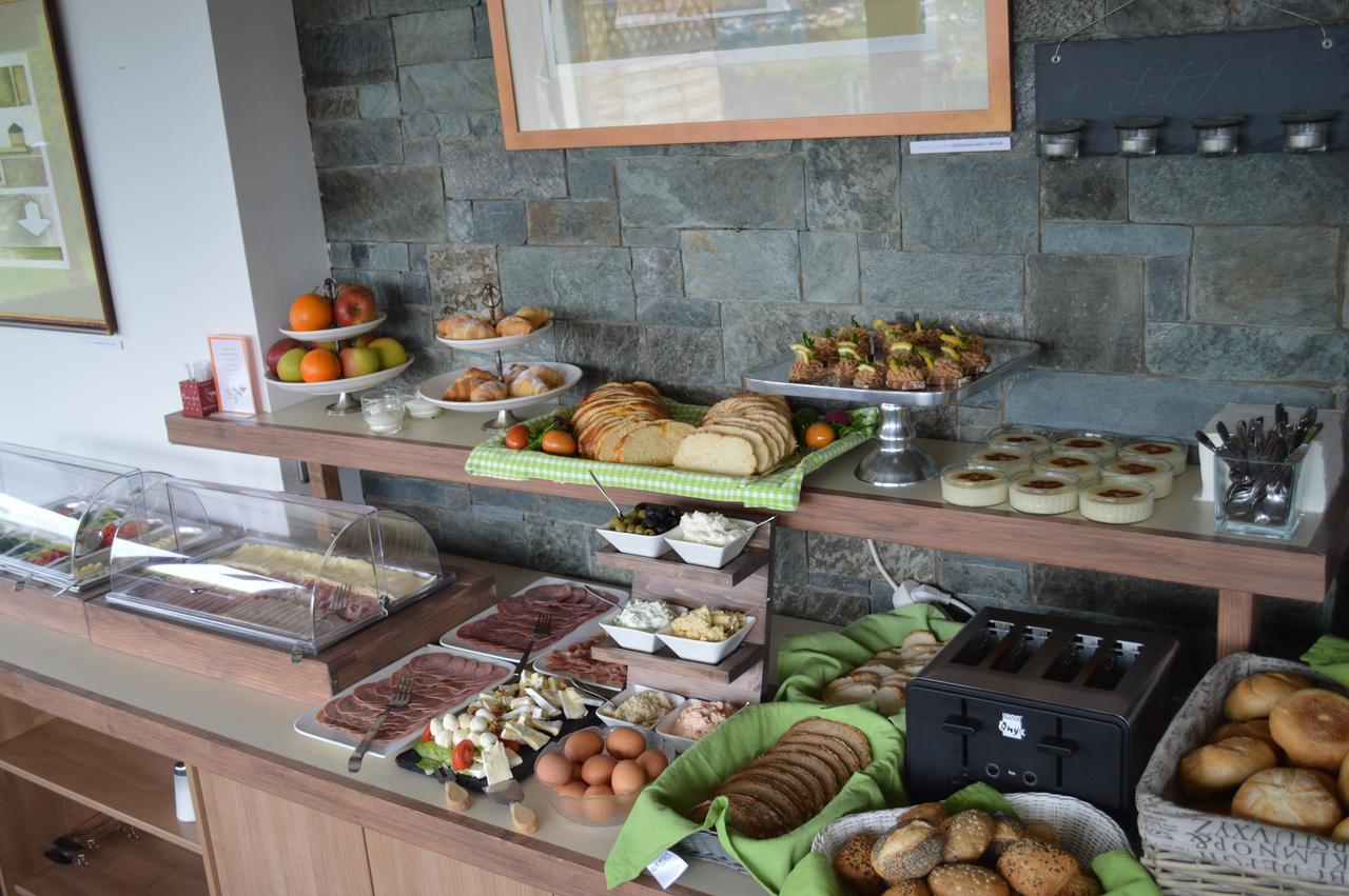 אננהיים Jaeger Guesthouse מראה חיצוני תמונה