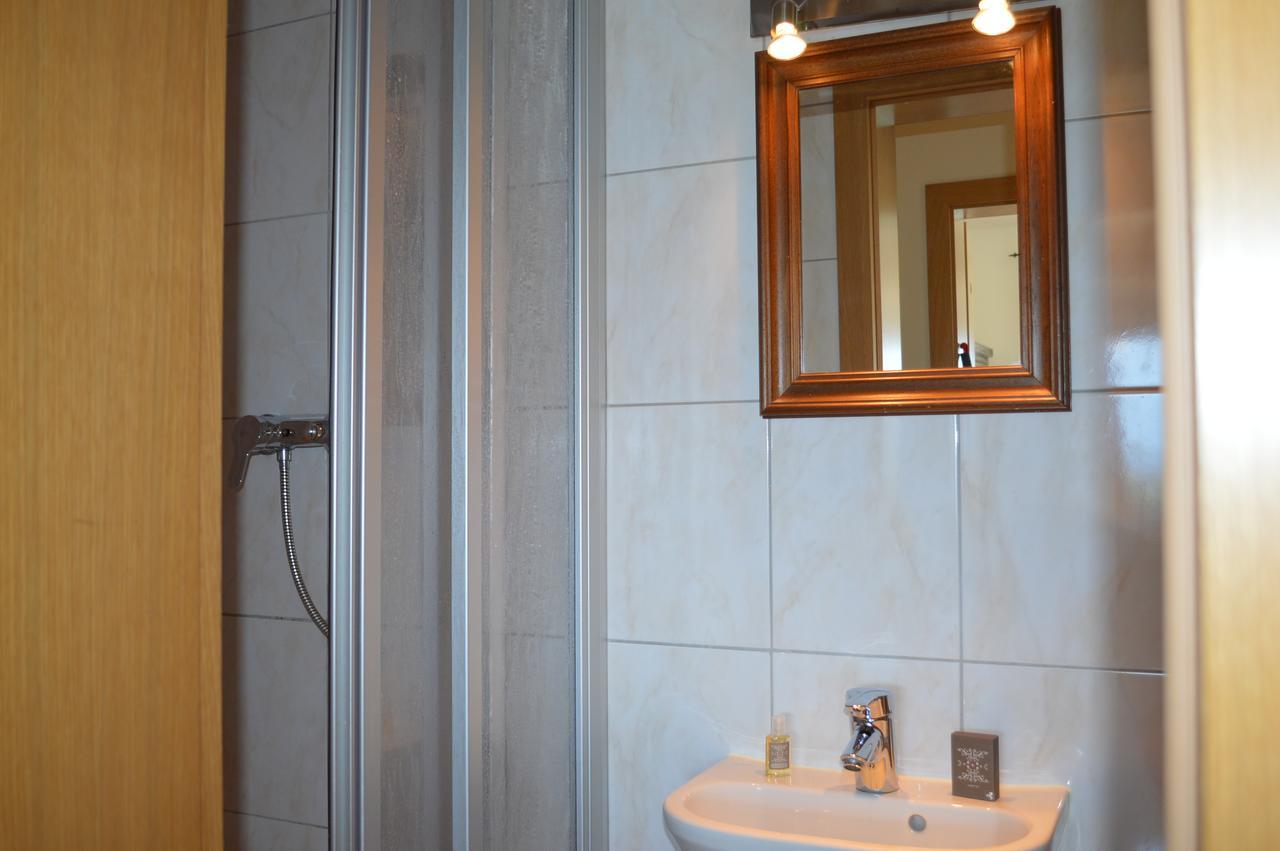 אננהיים Jaeger Guesthouse מראה חיצוני תמונה